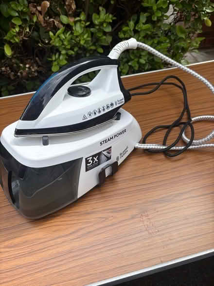 Photo of free Steam Iron (Walton Summit PR5) #2