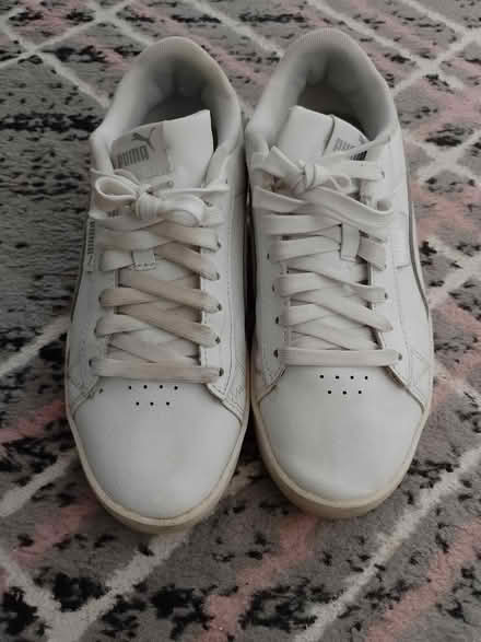 Photo of free Trainers size 5.5 (Bennetts end HP3) #2