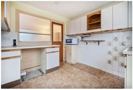 Photo of free Kitchen wall cupboards (Barkham RG41) #1