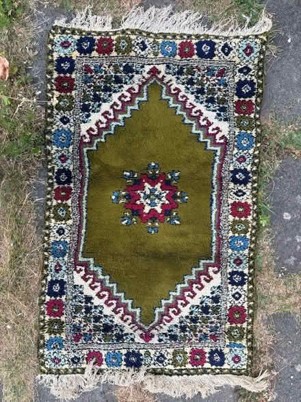 Photo of free Moroccan Rug (Coleshill HP7) #1