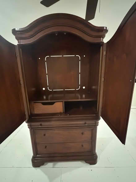 Photo of free Armoire (comes apart in 2 pieces) (Near CR south track) #2