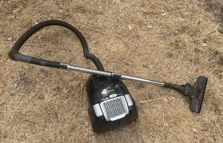 Photo of free Amazon Basics Hoover (E10) #1