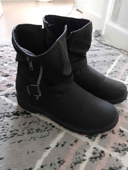 Photo of free Size 6 boots #2 (Bennetts end HP3) #1
