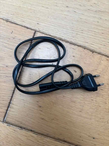 Photo of free Electric plug (Sw20 Raynes Park) #1