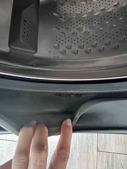 Photo of free Grundig washing machine (SM5 carshalton) #2