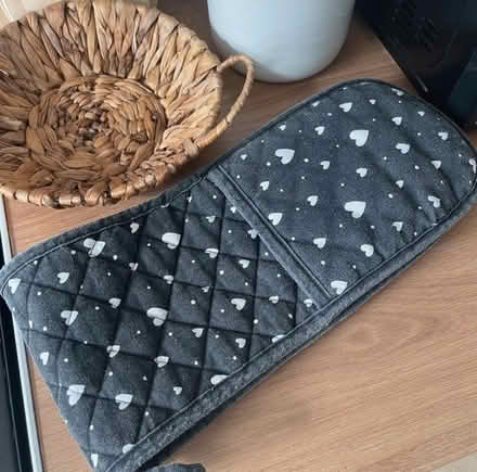 Photo of free Heart Oven Mitt (Congleton) #1