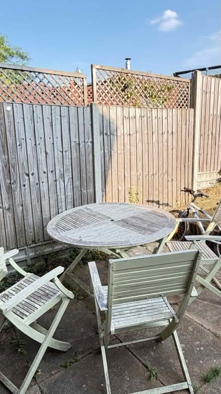 Photo of free Garden table and set of five chairs (Leighton Buzzard LU7) #3