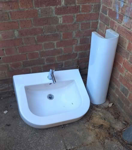 Photo of free Washbasin with tap (SW15 Putney Vale) #1
