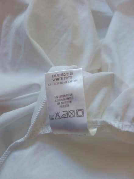Photo of free White M&S valance for 5' bed. Depth of valance 13" (Lambridge BA1) #2