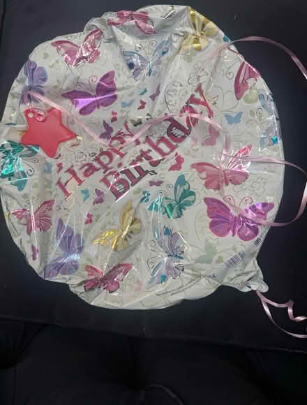 Photo of free Happy birthday inflatable balloon (Beaconsfield HP9) #1