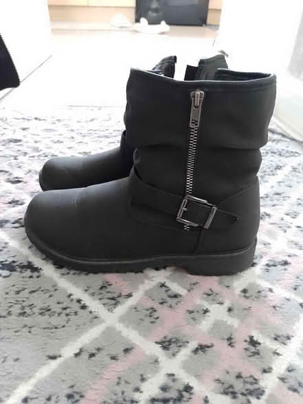 Photo of free Size 6 boots #2 (Bennetts end HP3) #2