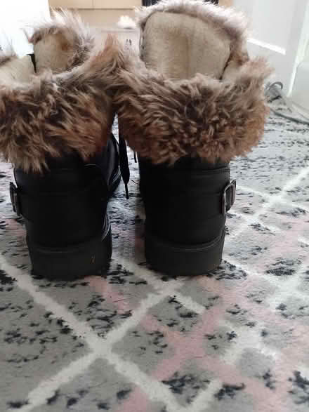 Photo of free Size 6 boots (Bennetts end HP3) #1