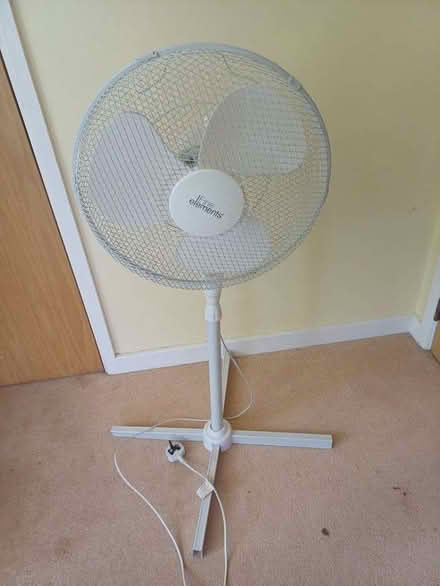 Photo of free Free-standing Electric Fan (Charlton OX12) #1