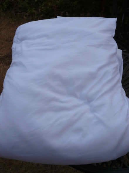 Photo of free Single bed size polyester duvet 10.5 tog Clean VGC (Kempsey WR5) #1