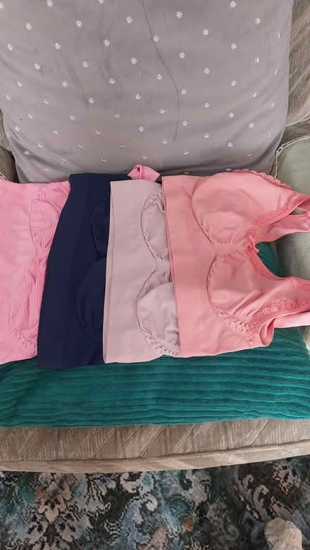Photo of free (pack 1) x4 throw on bras size Med (dorset BH12) #1