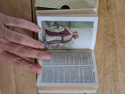 Photo of free Small white bible great condition (Shippon OX13) #3