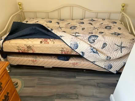 Photo of free Trundle bed (03909) #2