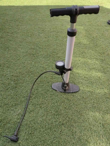 Photo of free Tyre air pump (Stanground PE2) #2