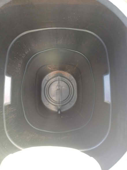 Photo of free X2 slim water butts 100L (BIRMINGHAM Northfield B31) #4