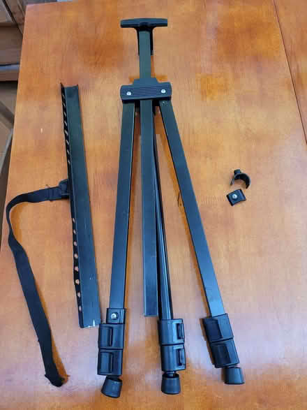 Photo of free Extendable tripod/easel (Hotwells BS8) #1