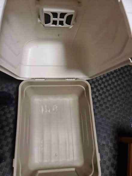 Photo of free Cat litter box (Seaside BN23) #4