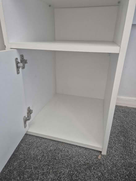 Photo of free White Desk (Woking GU21) #3