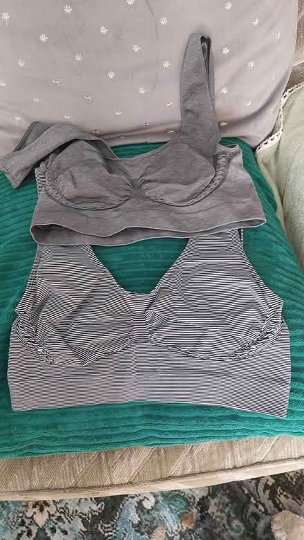 Photo of free (pack 2) x4 throw on bras size Med (dorset BH12) #2