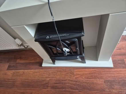 Photo of free Electric fire and small surround (Ballingry KY5) #1