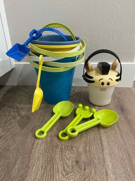 Photo of free Sand buckets and shovels (Near downtown Walnut Creek) #1