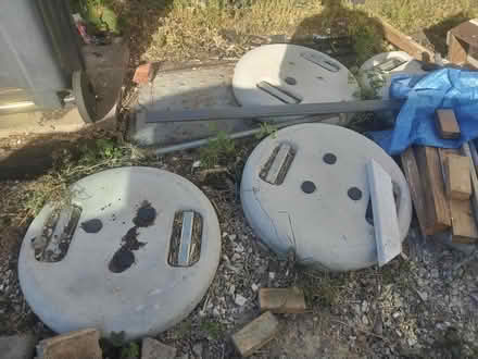Photo of free Heavy concrete circle stone x5 (Croydon CR0) #1