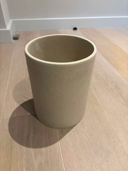 Photo of free Waste paper/bathroom bin (Bermondsey SE1) #2