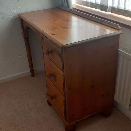 Photo of free Pine Dressing Table/Desk - WV3 (Bradmore WV3) #3