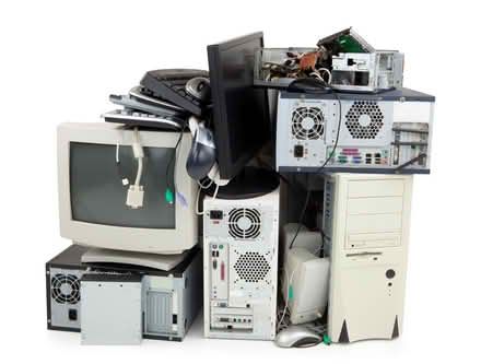 Photo of Old broken electronic items (KT9 Chessington) #1