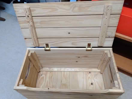 Photo of free Wooden box with hinged lid (Whitehill EH22) #2
