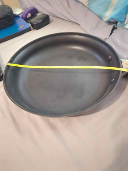 Photo of free 28cm non stick pan (Leyton E10) #1