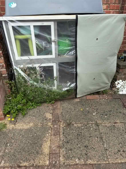 Photo of free Rabbit hutch (Furze Platt SL6) #1