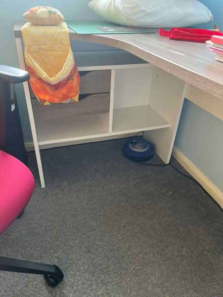 Photo of free Large l shaped desk (Rainworth NG21) #2