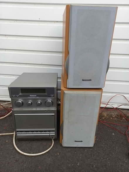 Photo of free Radio-cd-tape player (Almeley Hr3 6ne,) #1
