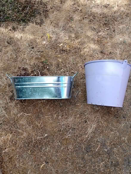 Photo of free 2 small metal planters (Didcot OX11) #2