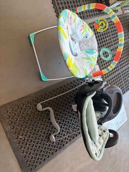 Photo of free Two different Baby bouncer chairs (Toronto) #2