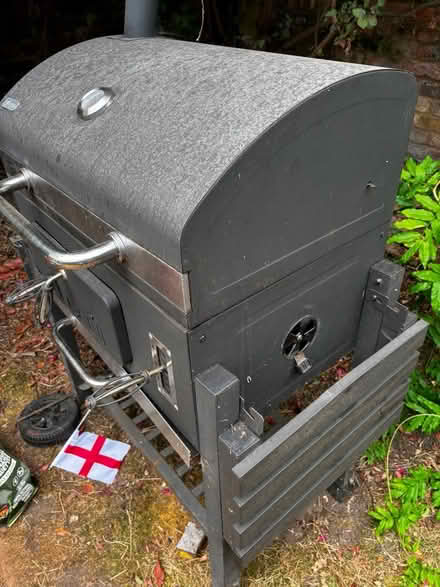 Photo of free Standing Barbecue / Grill (Roman Road E3) #1