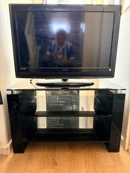 Photo of free HD TV and Glass unit (Stone Cross BN23) #1