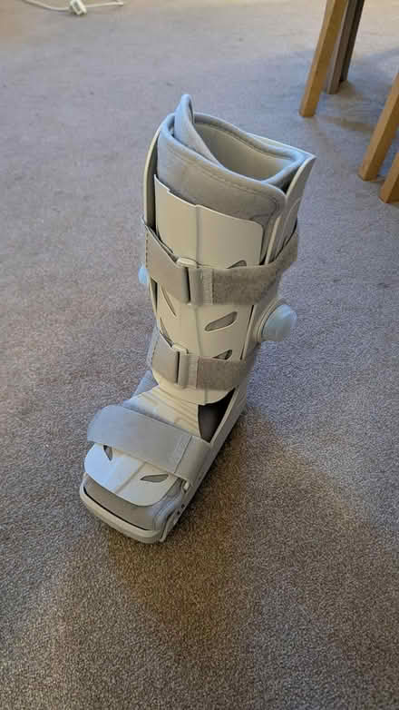 Photo of free Walking boot (Kings Cross N1) #1