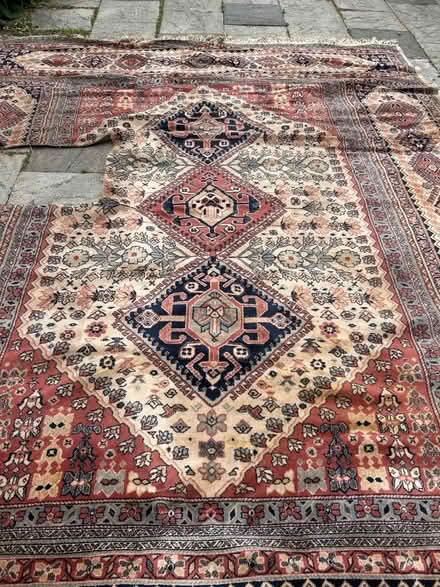 Photo of free Large rug (Woodhouse Eaves LE12) #2