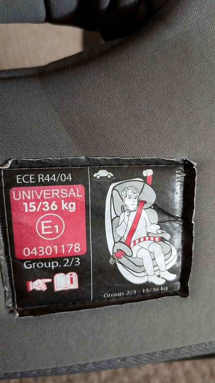 Photo of free child's car seat (group 2/3 15/36KG) (Cawston CV22) #2