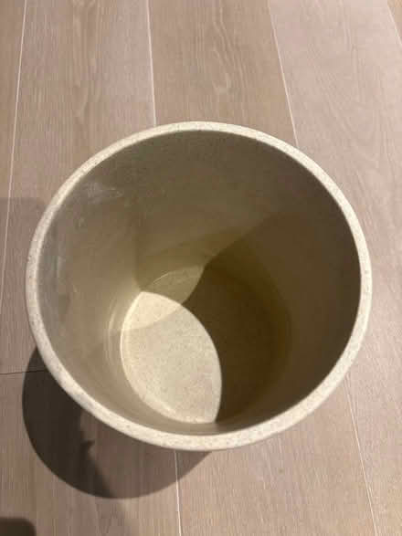 Photo of free Waste paper/bathroom bin (Bermondsey SE1) #3