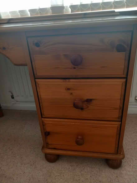 Photo of free Pine Dressing Table/Desk - WV3 (Bradmore WV3) #2