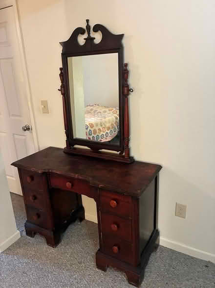 Photo of free Vanity (near 60th & Sheridan) #1