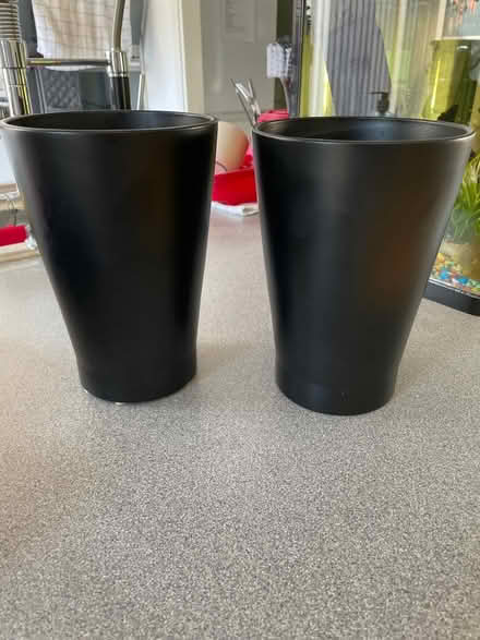 Photo of free 2 black plant pots (Chessington KT9) #1