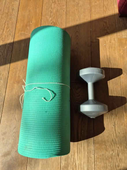 Photo of free Yoga mat and 4.5kg weight (Bear Flat BA2) #1